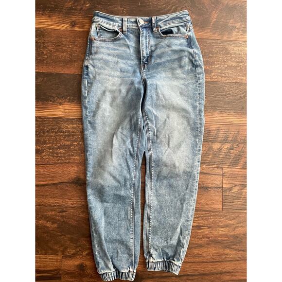 American Eagle Outfitters Denim - American Eagle High Rise Joggers Denim Next Level Cozy Stretch 2 Short